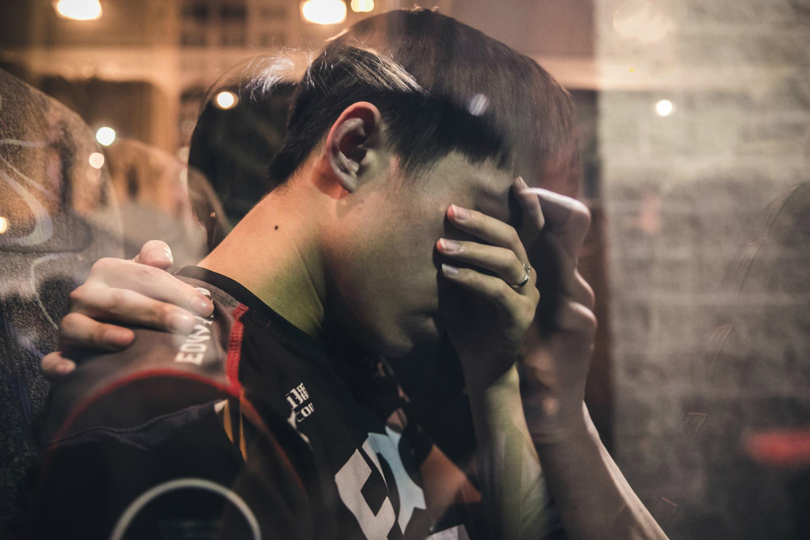 开云-TL轻取HKA，Scout关键团战开团秒人峡谷大战八强赛，锁定晋级资格