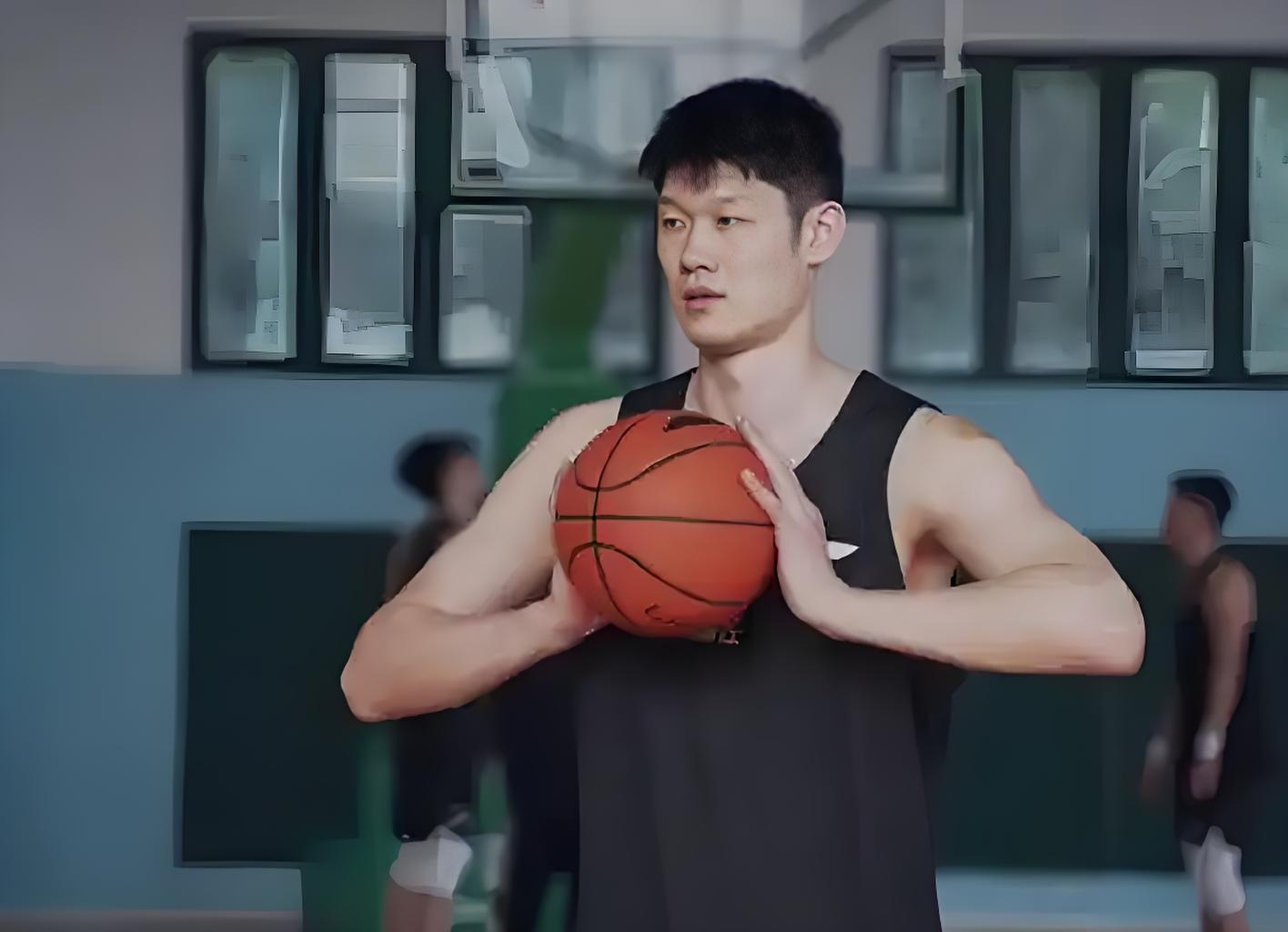 新疆队险胜江苏队,胡金秋统治全场的简单介绍 新疆队险胜江苏队,胡金秋统治全场的简单介绍