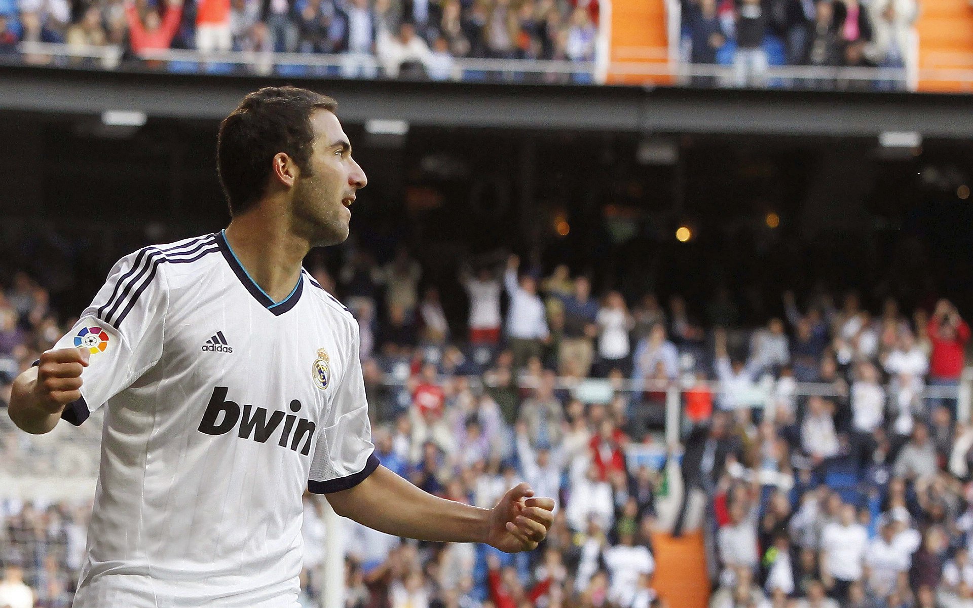 谁的欧洲在沉睡？葡萄牙中场手术刀肢解巴西，格列兹曼的优雅统治了整座球场